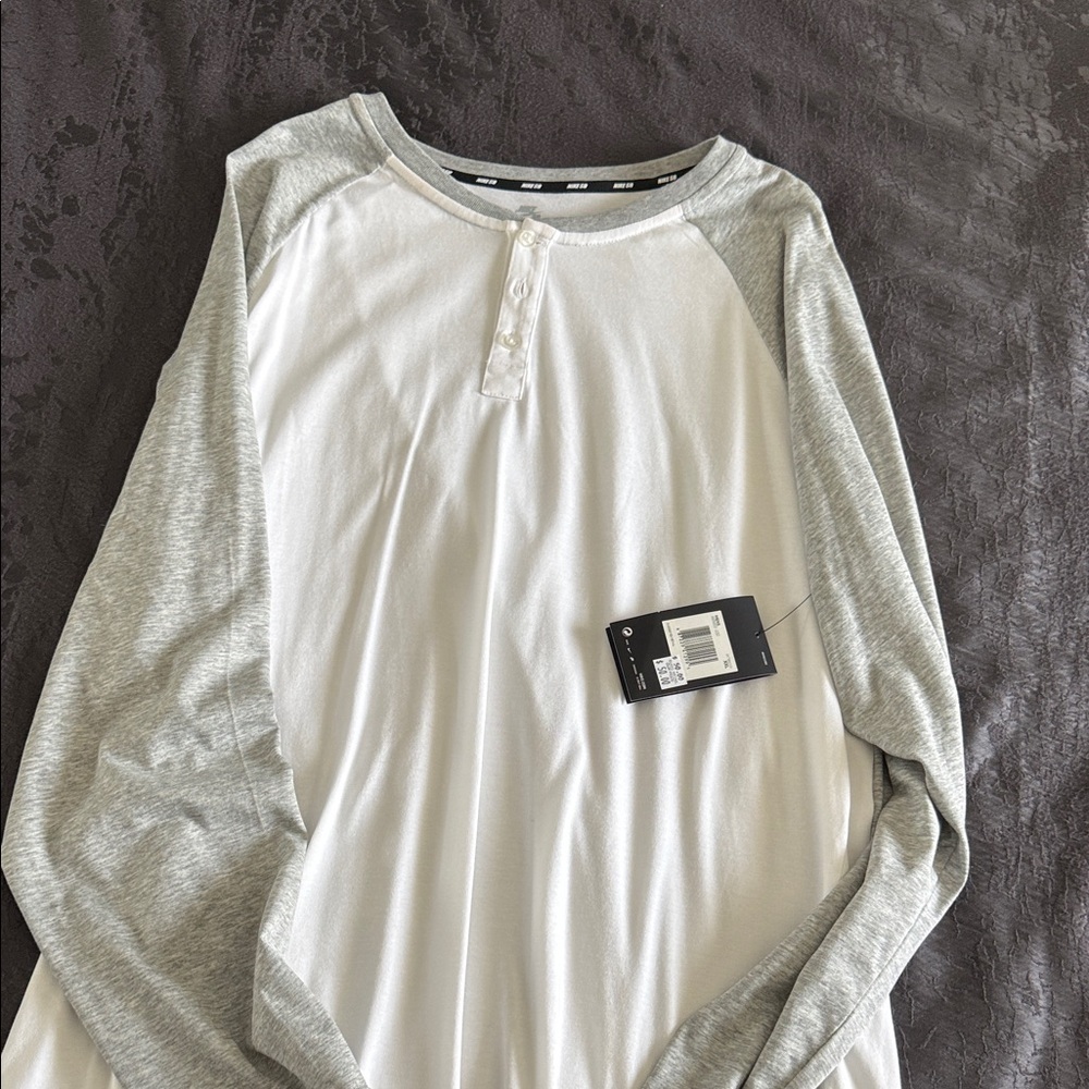 Nike SB Dri-FIT Shirt in Gray and Black